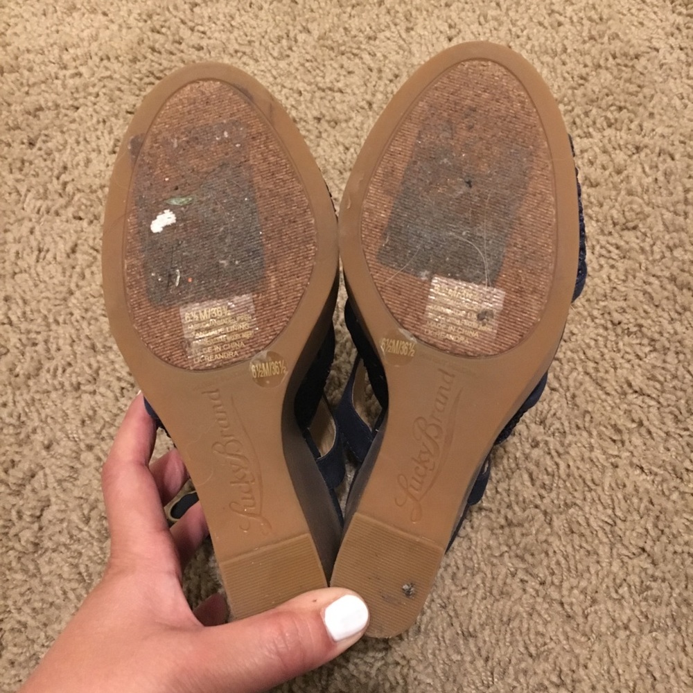 Lucky Brand Remy Wedge Sandals - Picture 7 of 8